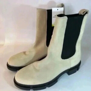 New Cruza Tendencies‎ Suede Chelsea Boots  Sz 8 Lug Sole Mid-calf Pull On NWT
